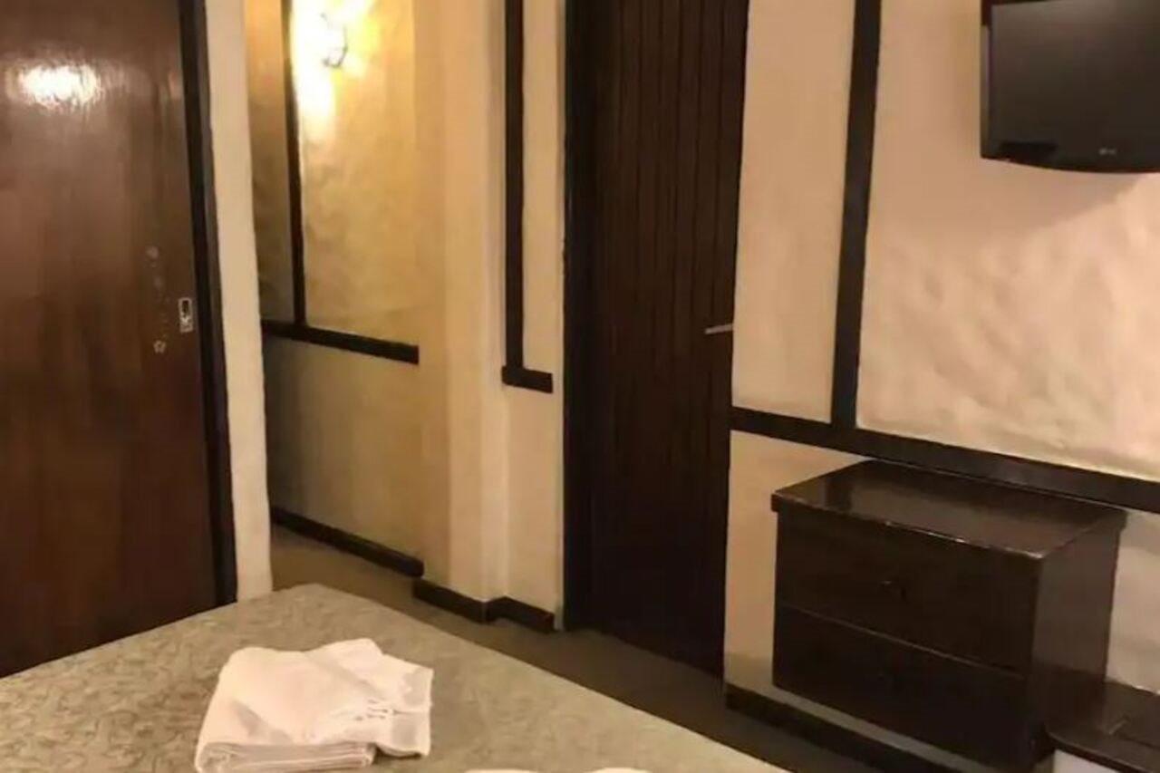 Hosteria La Posta Del Cazador San Martín de los Andes Exteriör bild