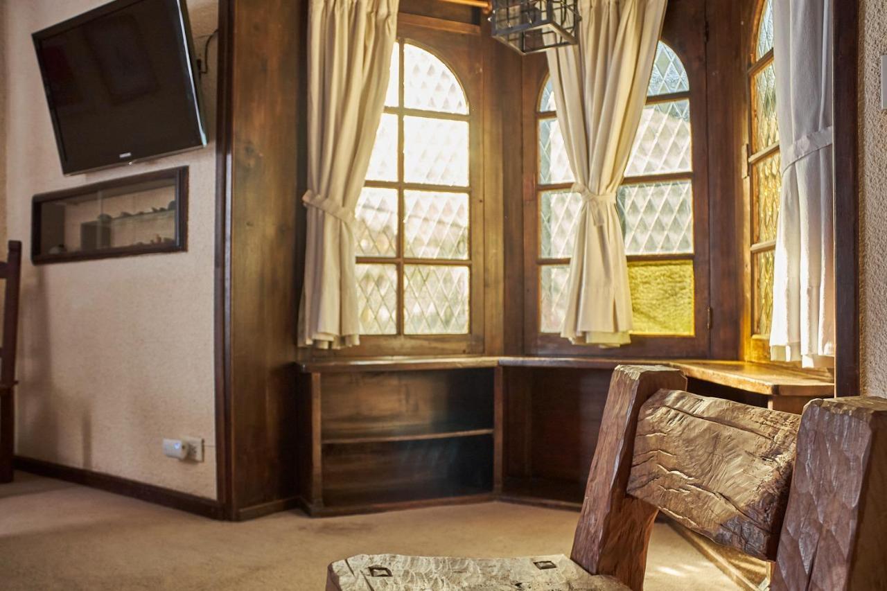 Hosteria La Posta Del Cazador San Martín de los Andes Exteriör bild