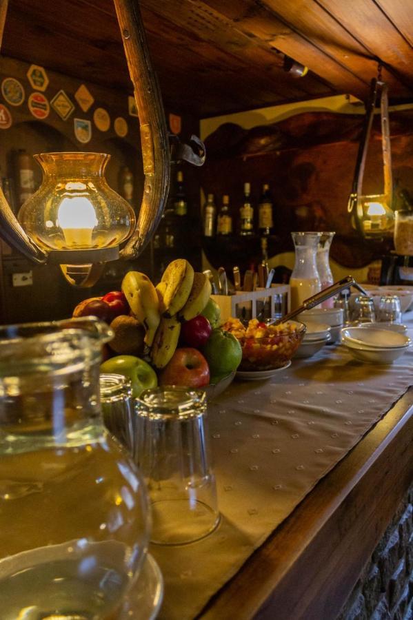 Hosteria La Posta Del Cazador San Martín de los Andes Exteriör bild
