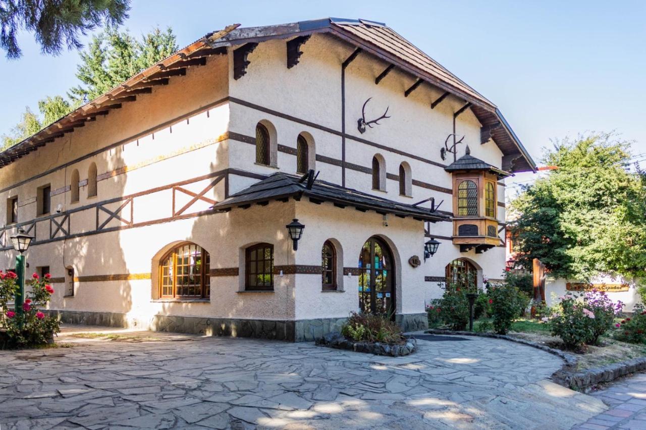 Hosteria La Posta Del Cazador San Martín de los Andes Exteriör bild