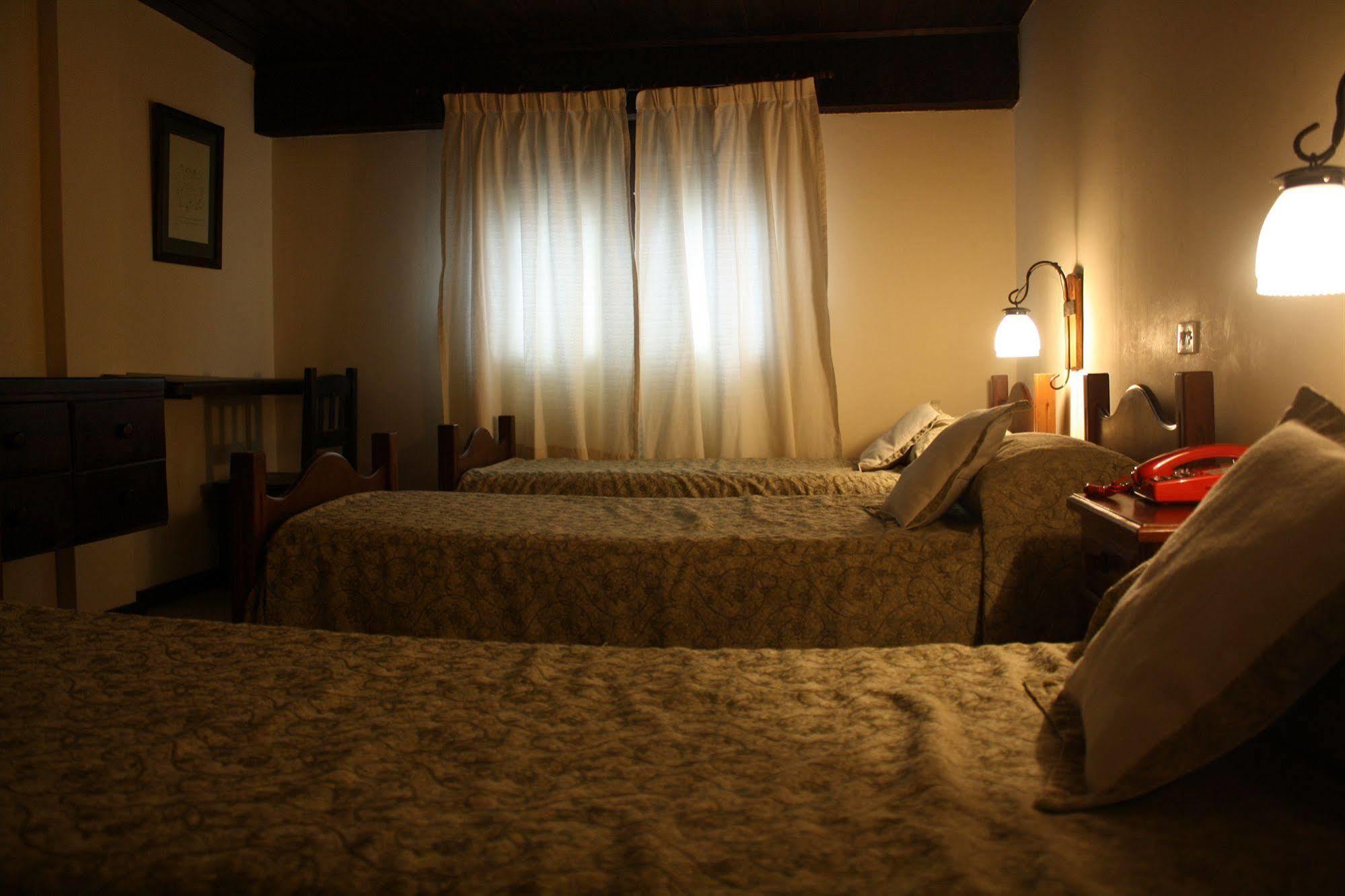 Hosteria La Posta Del Cazador San Martín de los Andes Exteriör bild