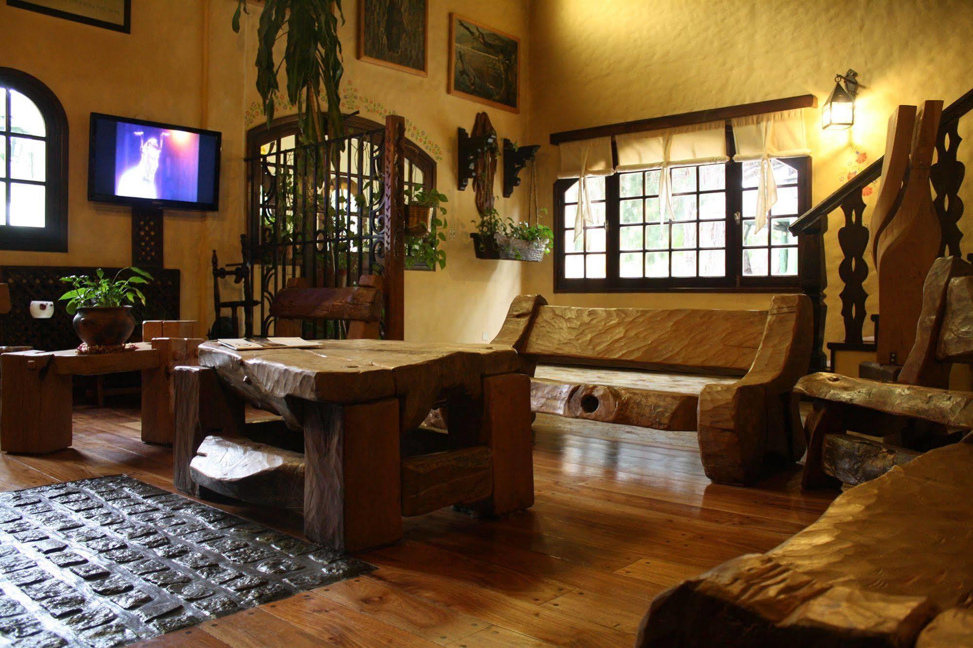 Hosteria La Posta Del Cazador San Martín de los Andes Exteriör bild