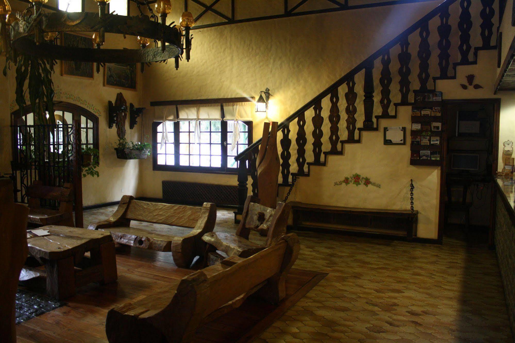 Hosteria La Posta Del Cazador San Martín de los Andes Exteriör bild